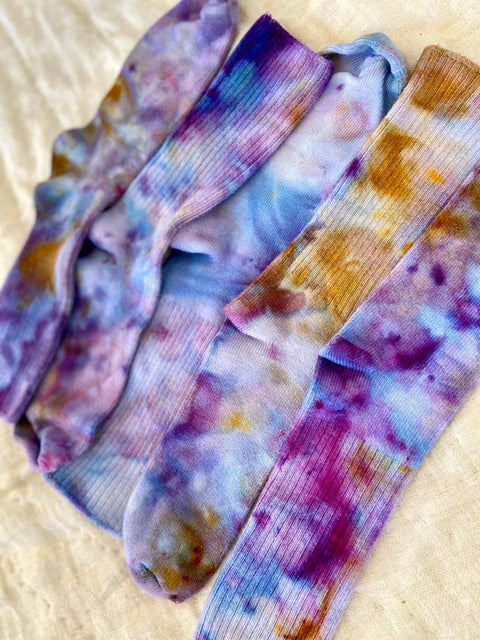 Tie Dye Bamboo socks in Amethyst: Adult