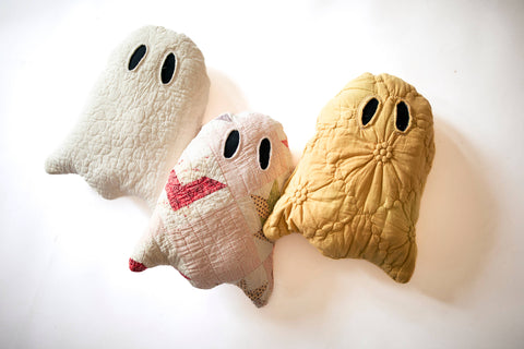 Quilt Ghost Pillows : Colorful