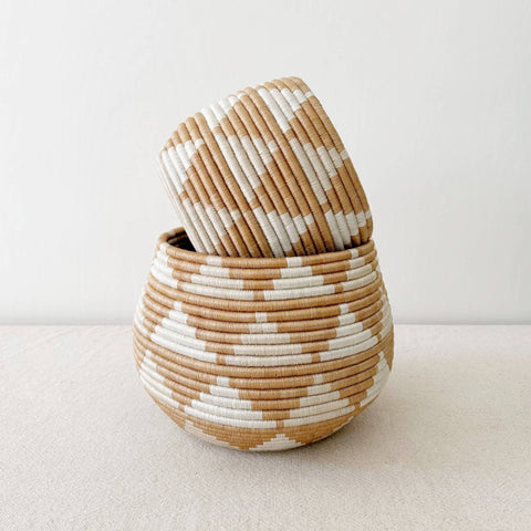 Honey Pot Basket: Akazi L