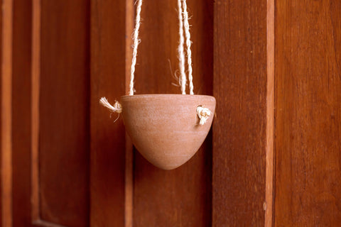 Small Hanging Planter with Natural Fiber Hanger: White/Terracotta