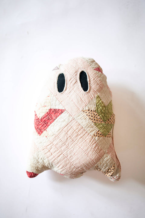 Quilt Ghost Pillows : Neutral