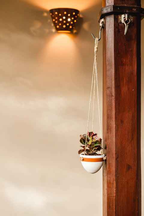 Small Hanging Planter with Natural Fiber Hanger: White/Terracotta