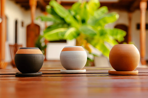 Round Planter with Drainage Plate: Mixed